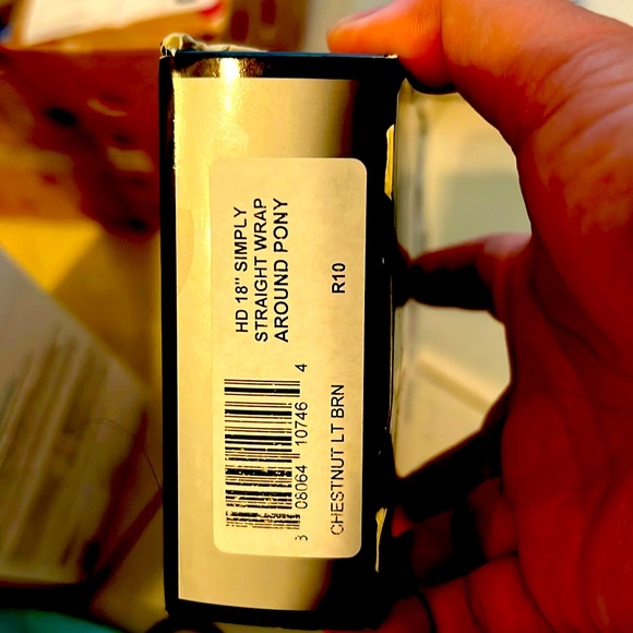 18” wrap around pony (2) sets buttered dark blonde & chestnut brown openbox - Picture 4 of 4